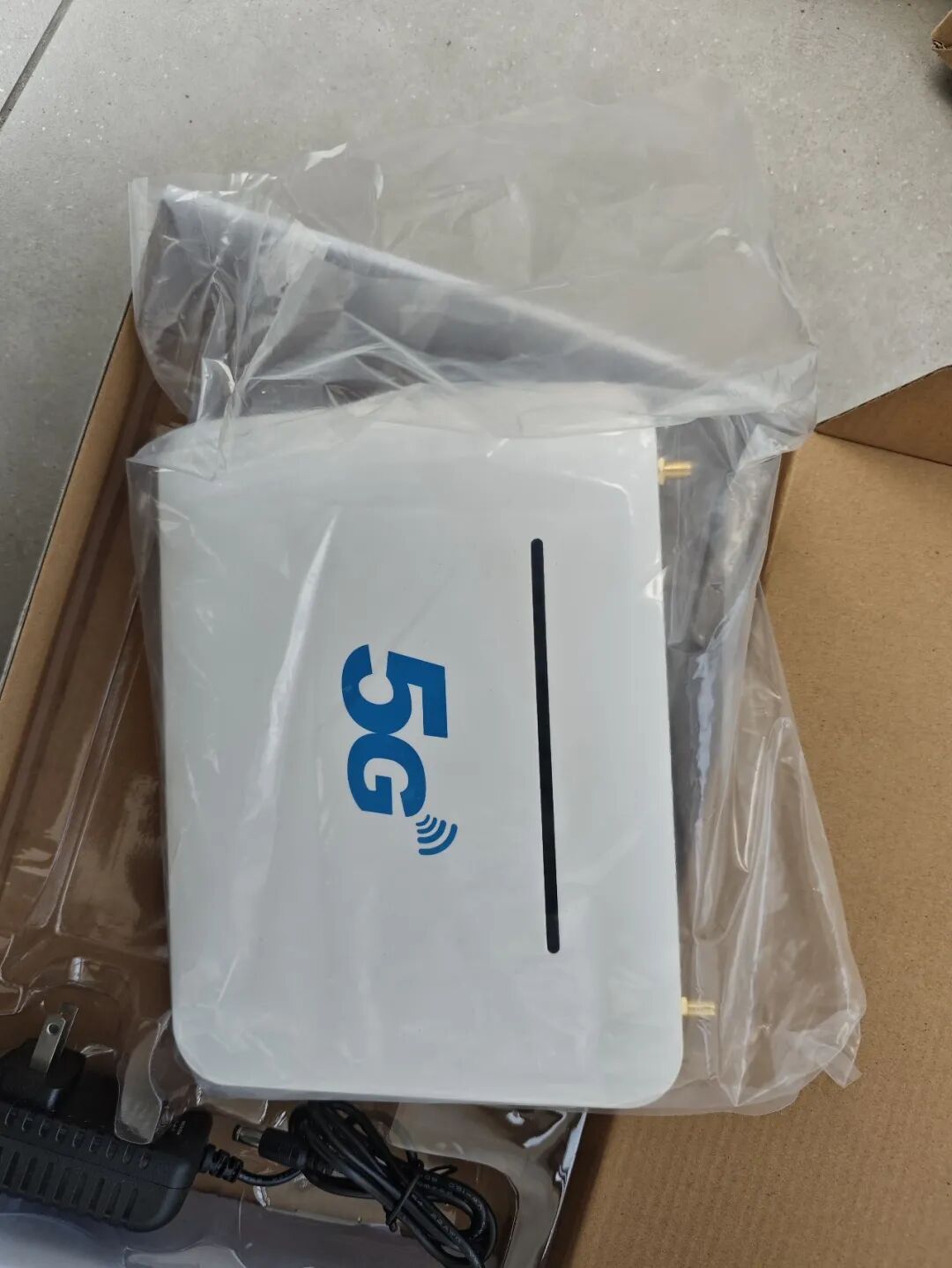 電梯里沒信號？別忍了！這款 “信號救星” 的門道 90% 的人都不懂